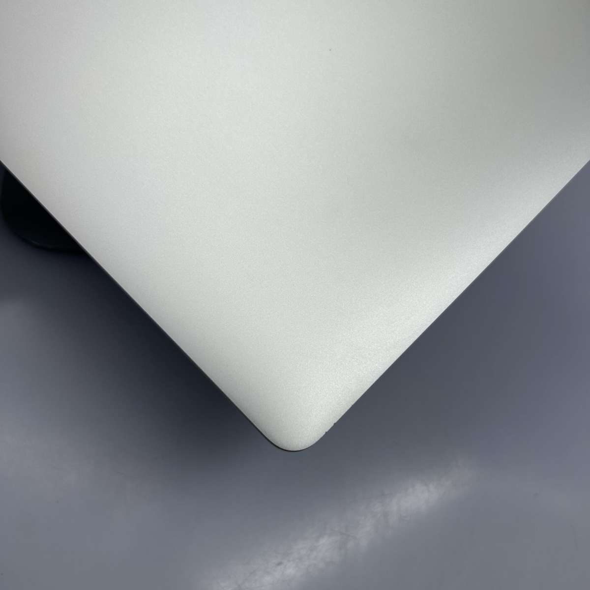 Apple MacBook Pro 16-inch "Core i9" (Touchbar/2019) 2.3GHz 16GB RAM 1TB SSD Silver (Condition: Good)