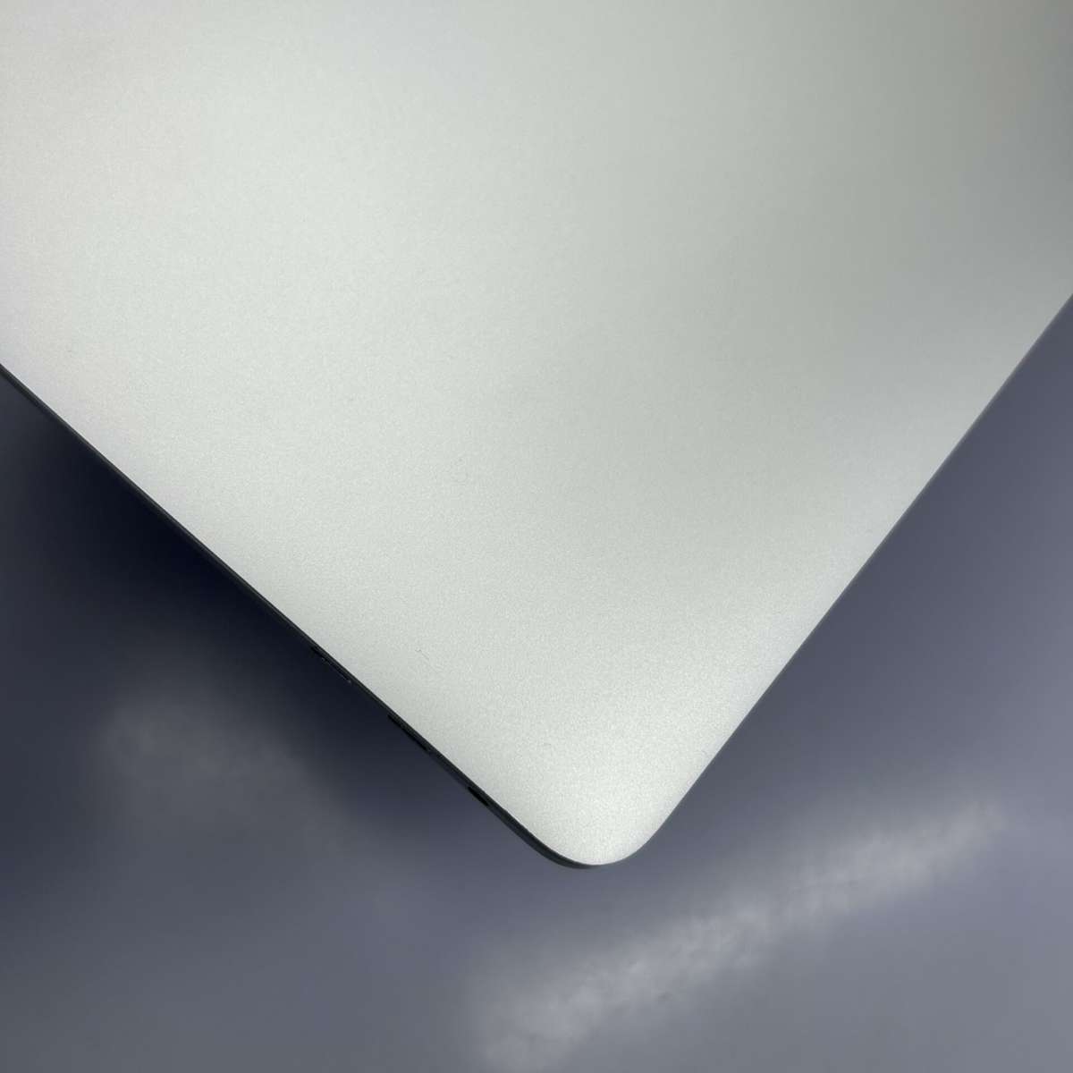 Apple MacBook Pro 16-inch "Core i9" (Touchbar/2019) 2.3GHz 16GB RAM 1TB SSD Silver (Condition: Good)