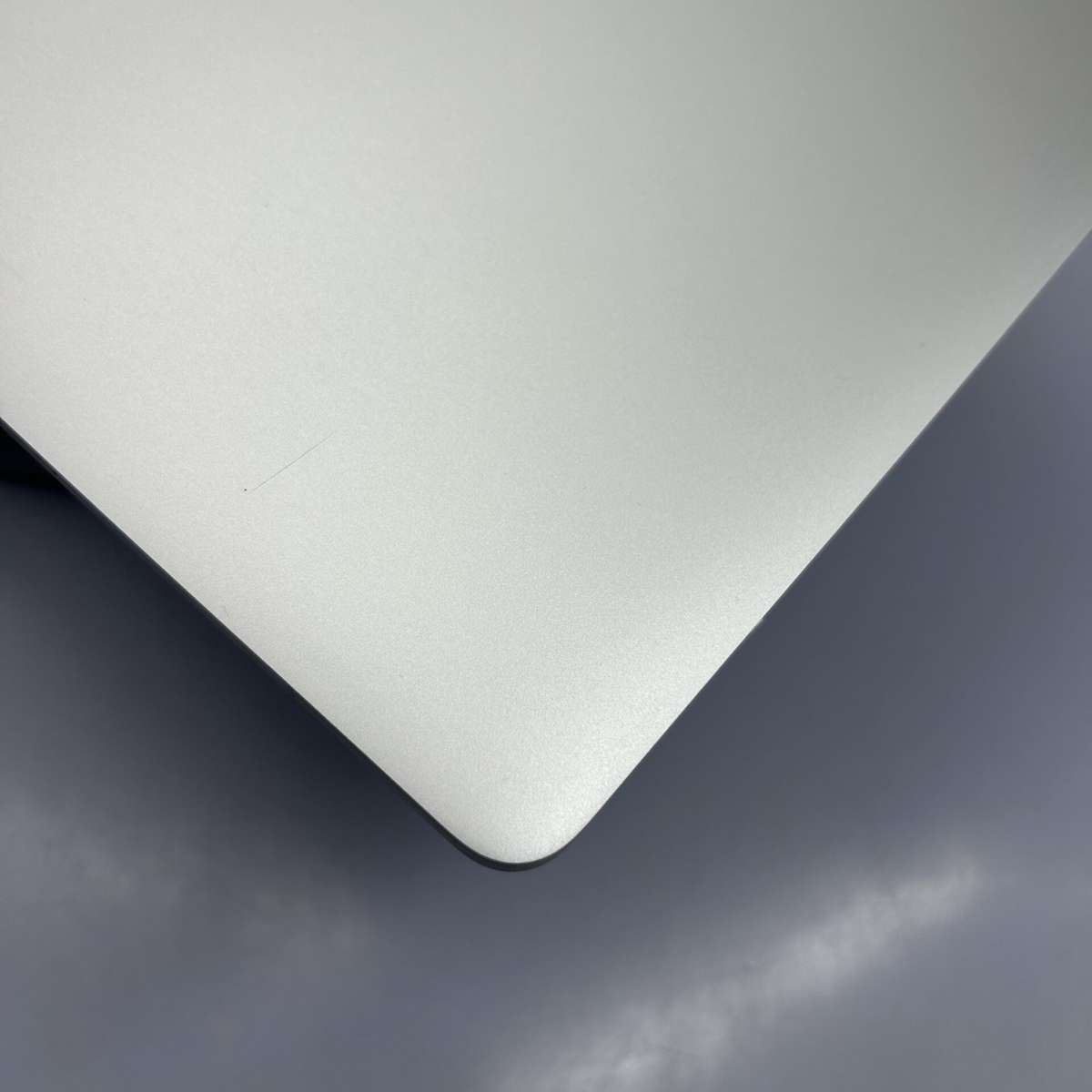 Apple MacBook Pro 16-inch "Core i9" (Touchbar/2019) 2.3GHz 16GB RAM 1TB SSD Silver (Condition: Good)