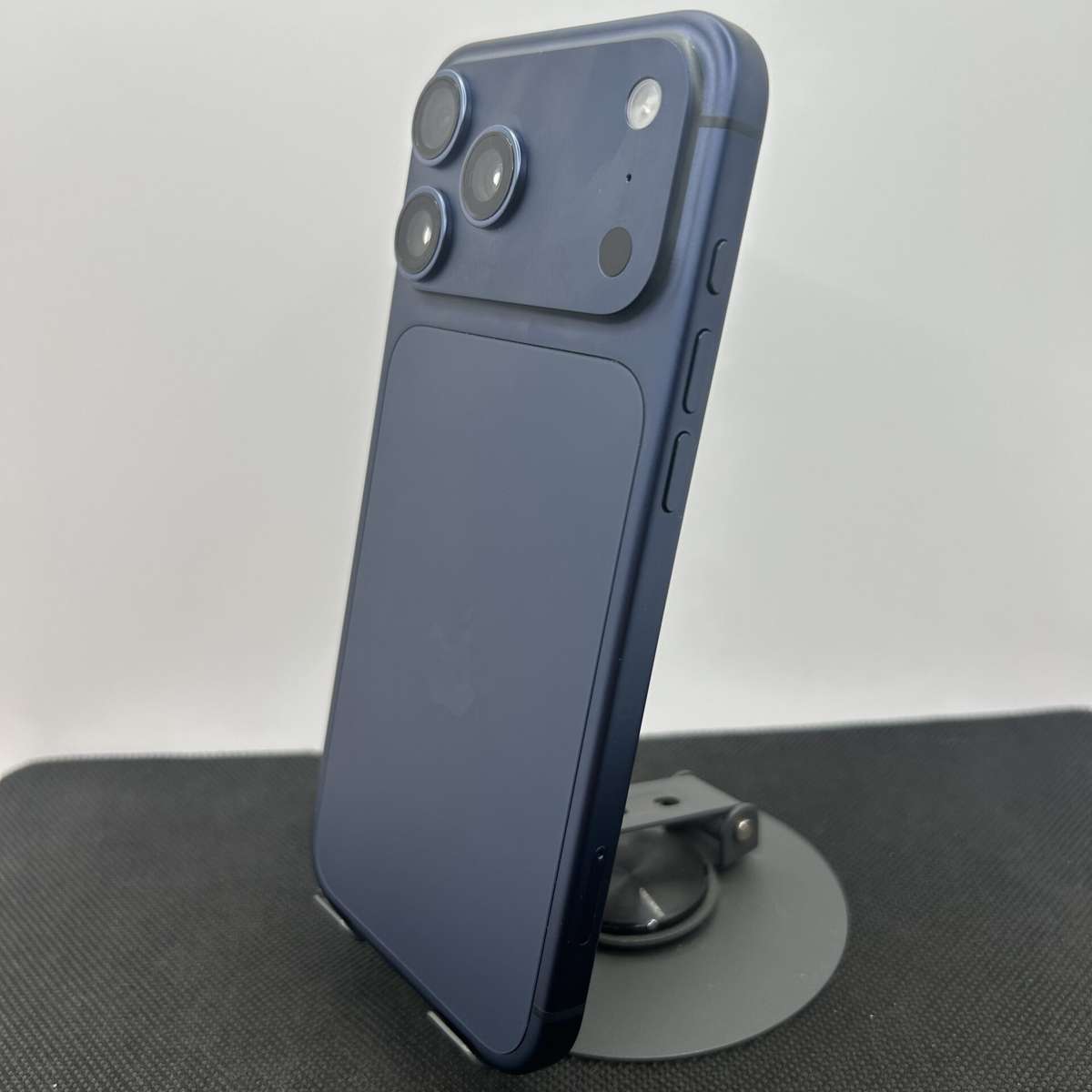 Apple iPhone 17 Pro Max 256GB Deep Blue (Condition: Good)