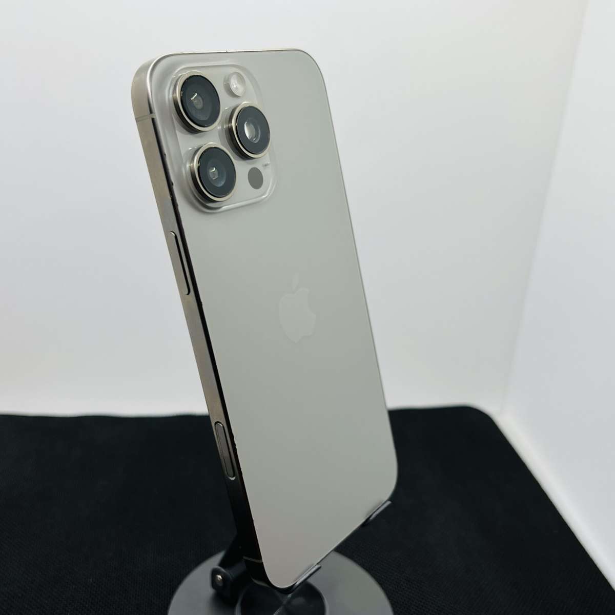 Apple iPhone 16 Pro Max 256GB Natural Titanium (Condition: Good)