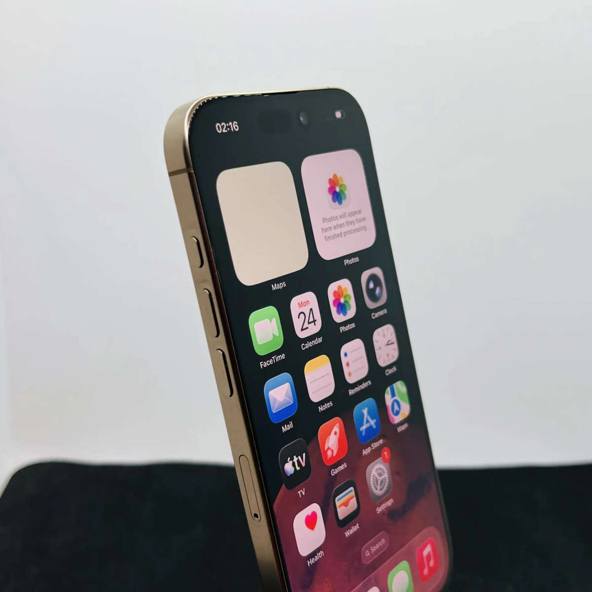 Apple iPhone 16 Pro 256GB Desert Titanium (Condition: Good)