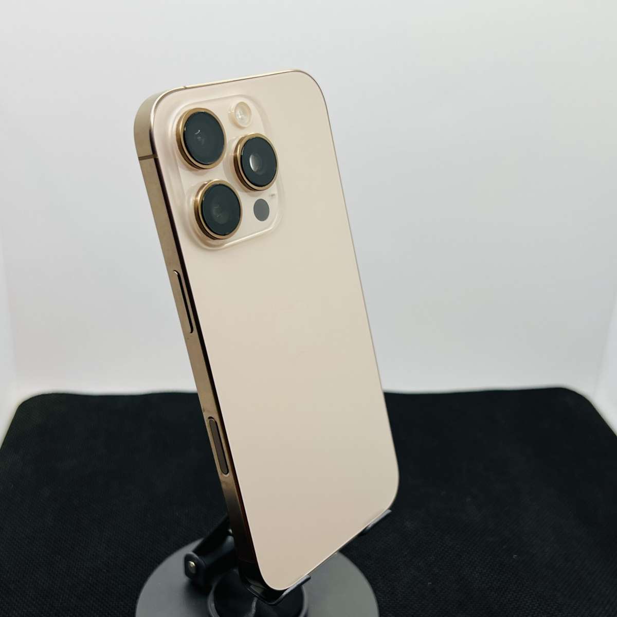 Apple iPhone 16 Pro 256GB Desert Titanium (Condition: Good)