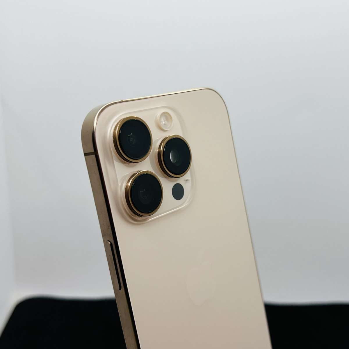 Apple iPhone 16 Pro 256GB Desert Titanium (Condition: Good)