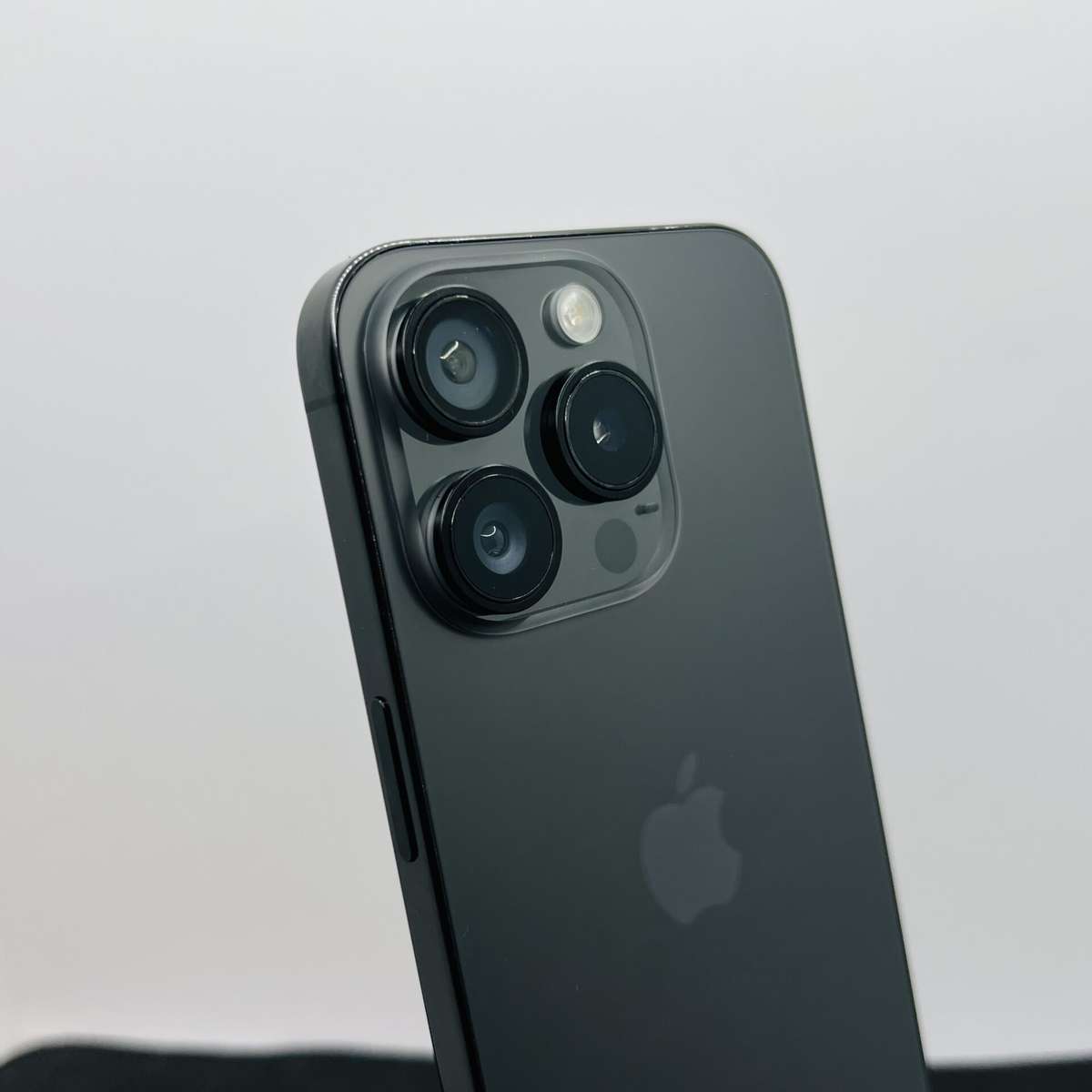 Apple iPhone 15 Pro 128GB Black Titanium - No NFC (Tap To Pay) (Condition: Good)
