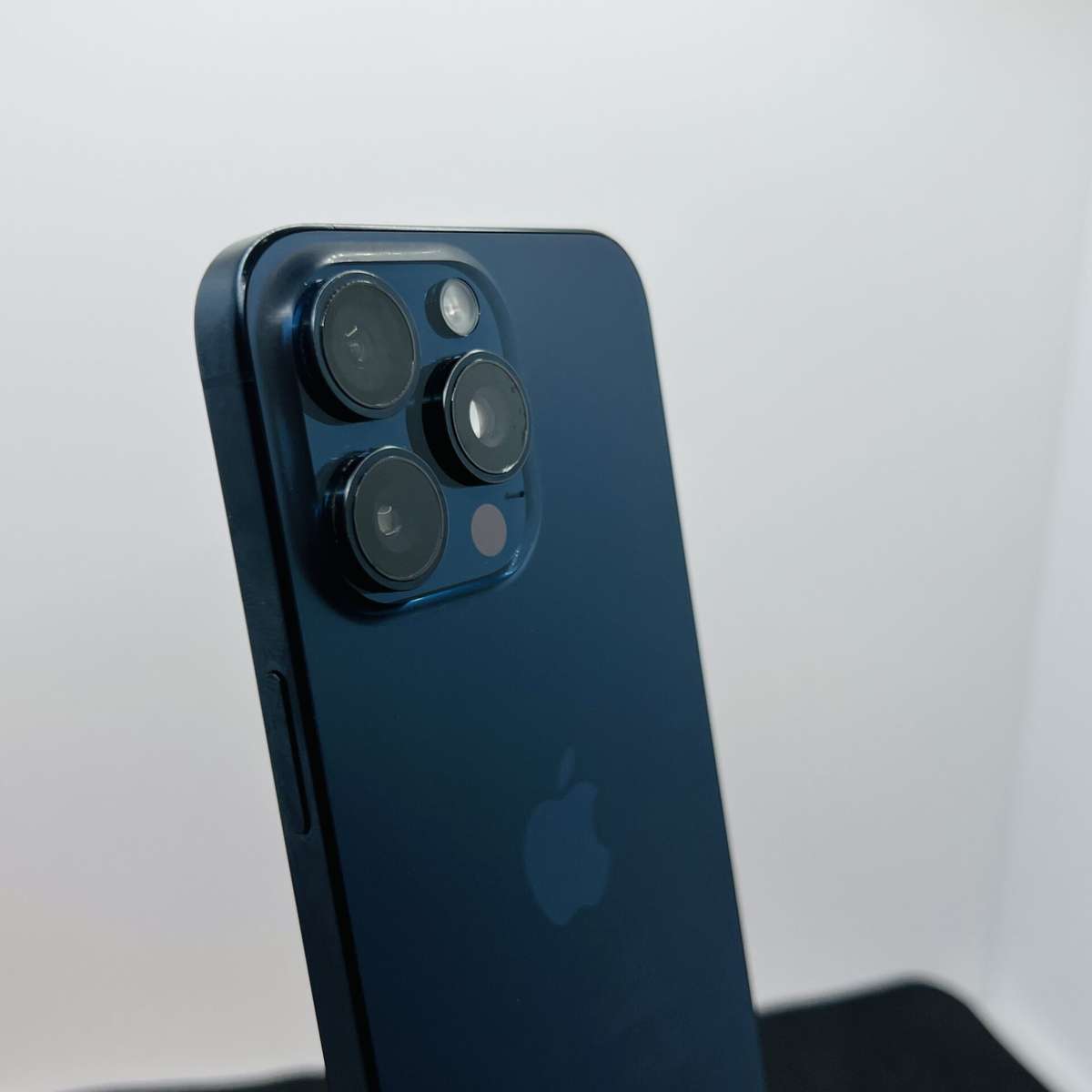 Apple iPhone 15 Pro Max 256GB Blue Titanium - Face ID Not Working (Condition: Good)