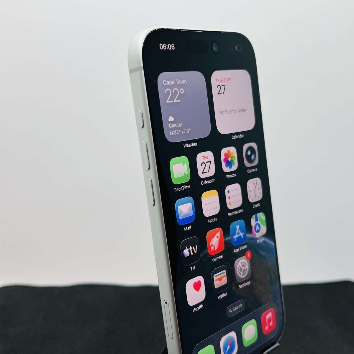Apple iPhone 17 Pro 256GB Silver (Condition: Excellent)