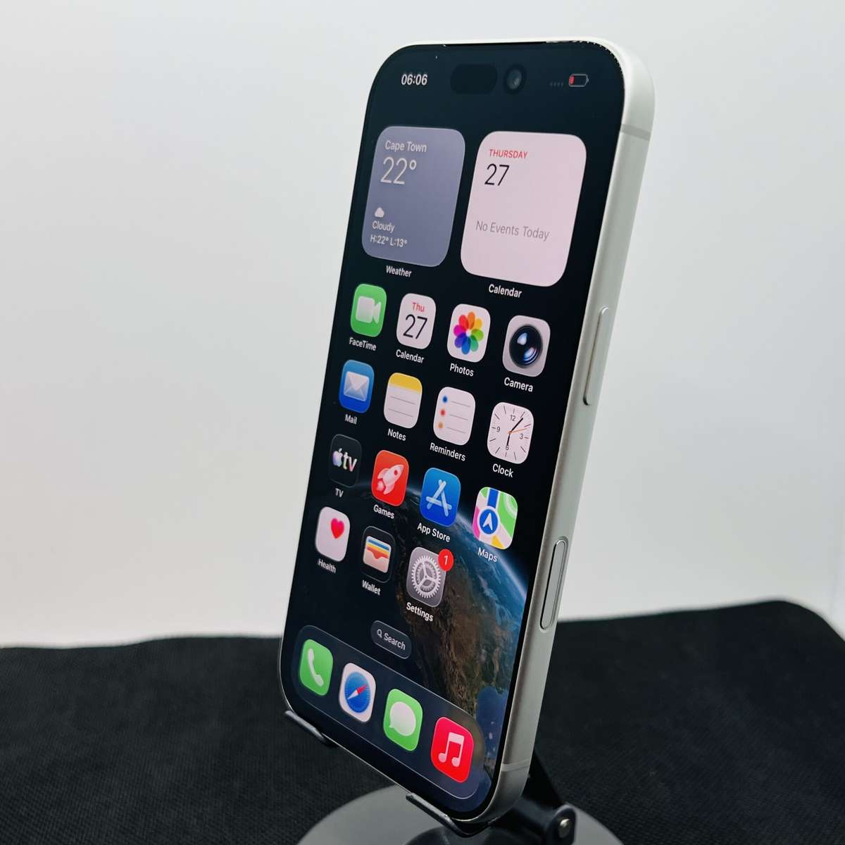Apple iPhone 17 Pro 256GB Silver (Condition: Excellent)