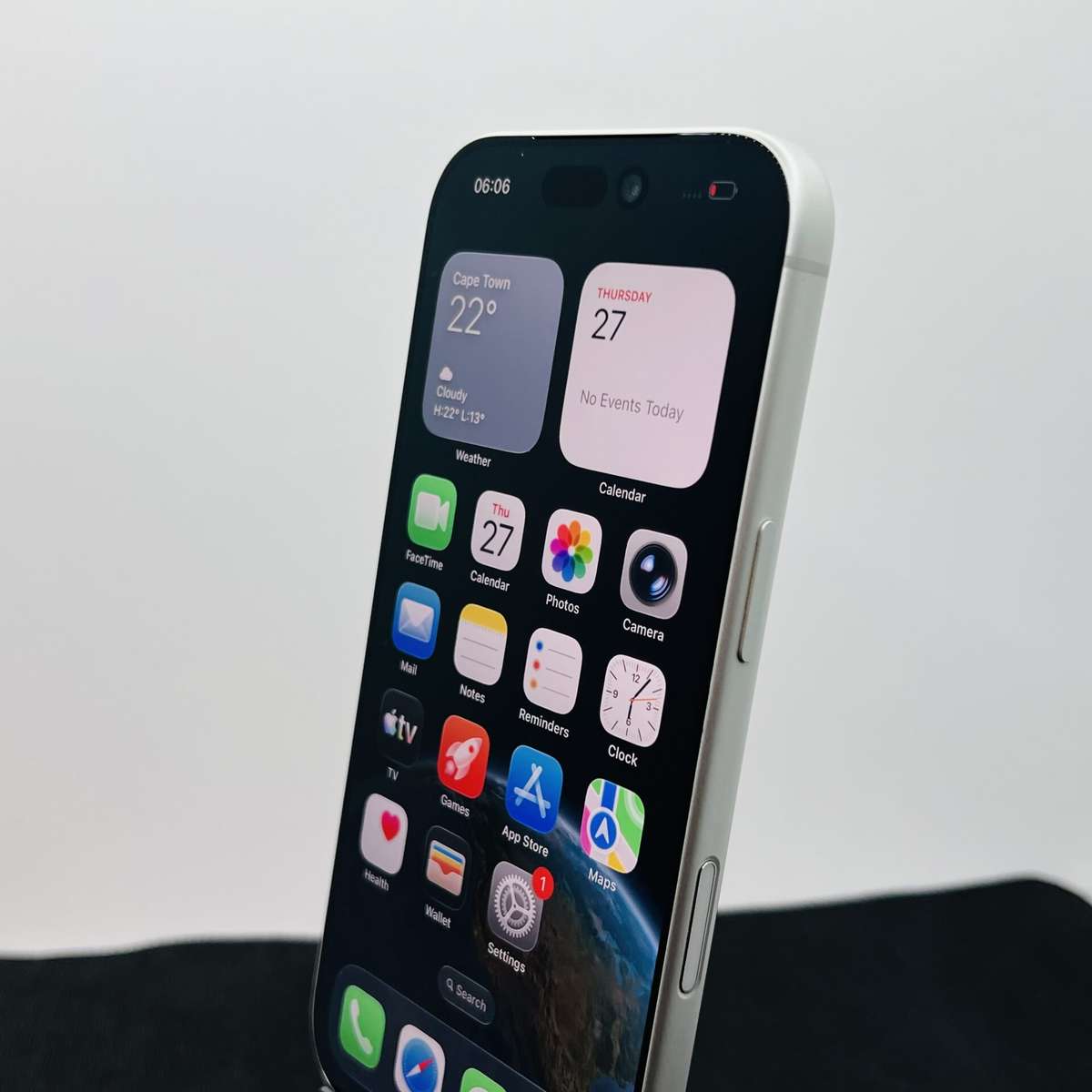 Apple iPhone 17 Pro 256GB Silver (Condition: Excellent)