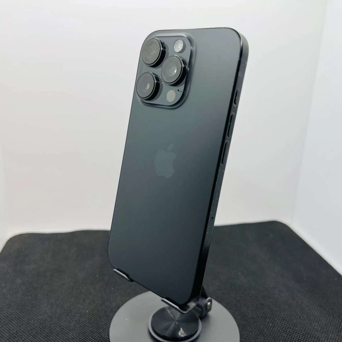 Apple iPhone 16 Pro 128GB Black Titanium (Condition: Good)