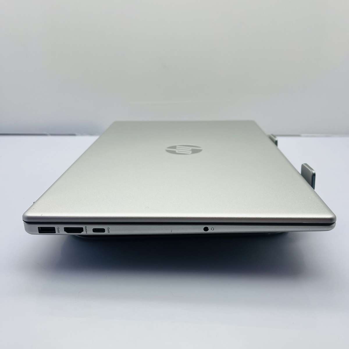 HP 15-fd0148ni "Core 5 120U" 1.40GHz 24GB RAM 512GB SSD Natural Silver (Condition: Good)