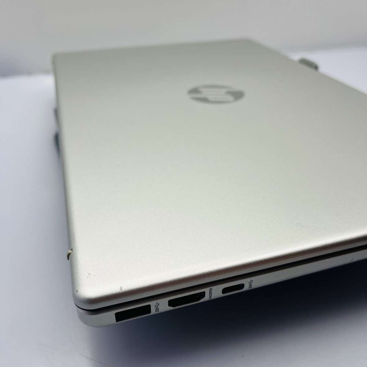 HP 15-fd0148ni "Core 5 120U" 1.40GHz 24GB RAM 512GB SSD Natural Silver (Condition: Good)