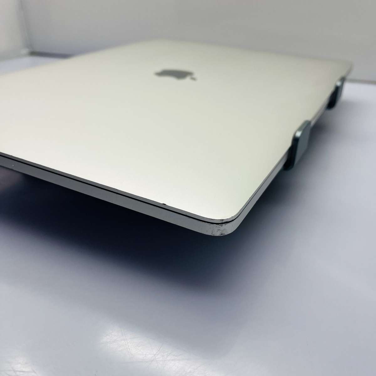 Apple MacBook Pro 15-inch "Core i9" 2.6GHz (Touch bar/2018) 16GB RAM 512GB SSD Silver (Condition:...