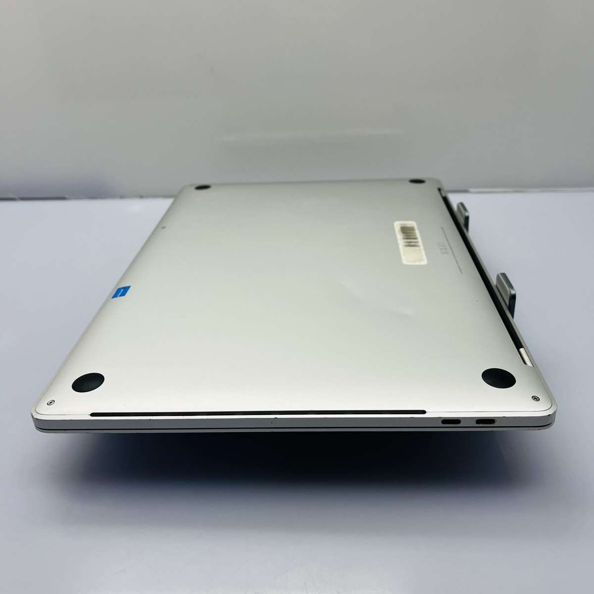 Apple MacBook Pro 15-inch "Core i9" 2.6GHz (Touch bar/2018) 16GB RAM 512GB SSD Silver (Condition:...