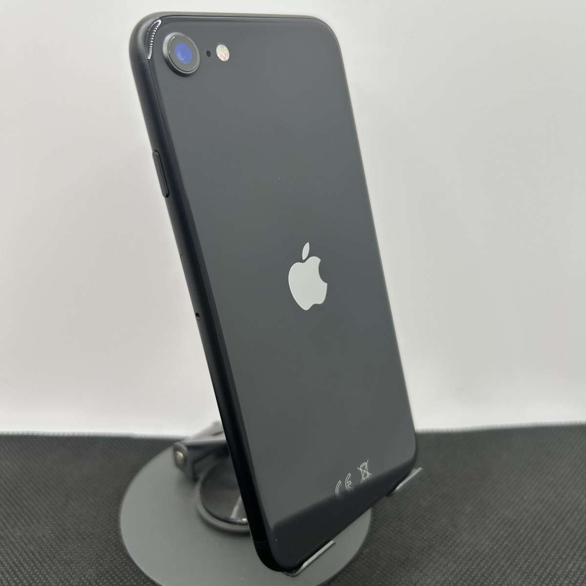 Apple iPhone SE (2020) 128GB Black/White (Condition: Good)