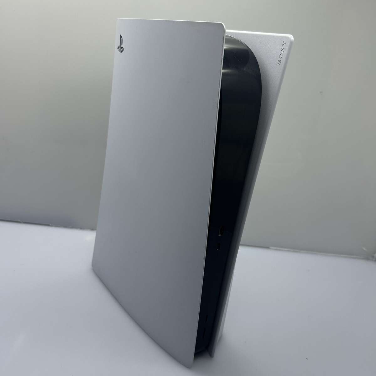 Sony PlayStation 5 Disc Edition 825GB White + 2 Games And Mic + HDMI + Power Cable (Condition: Good)