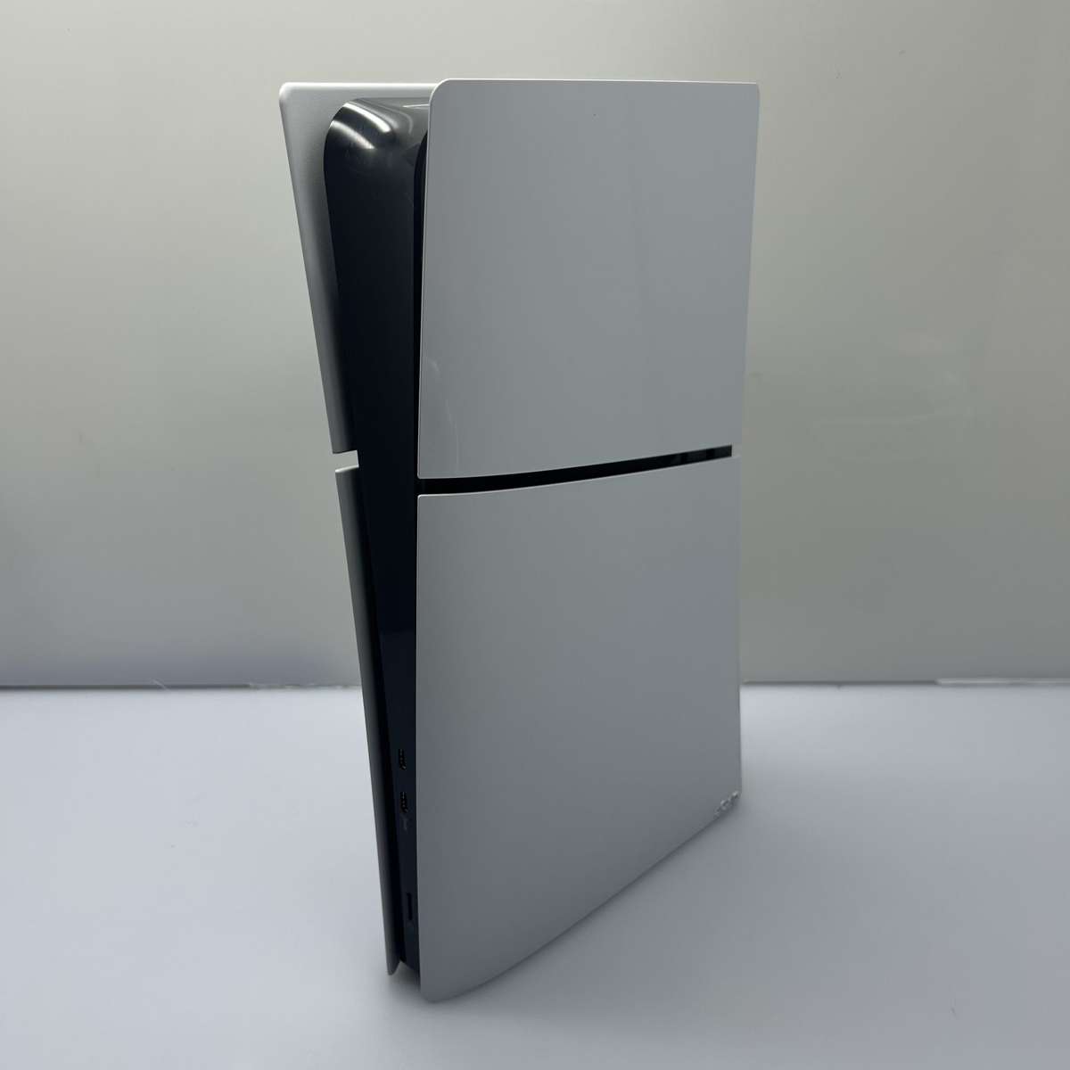 Sony PlayStation 5 Slim Digital Edition 1TB White + 1 HDMI + 1 Power Cable (Condition: Good)