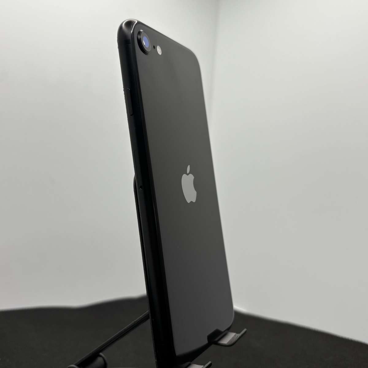Apple iPhone SE (2020) 64GB Black (Condition: Excellent)