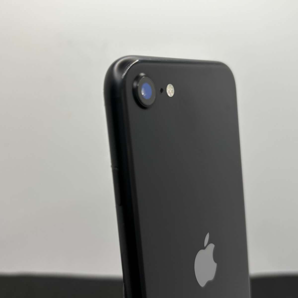Apple iPhone SE (2020) 64GB Black (Condition: Excellent)
