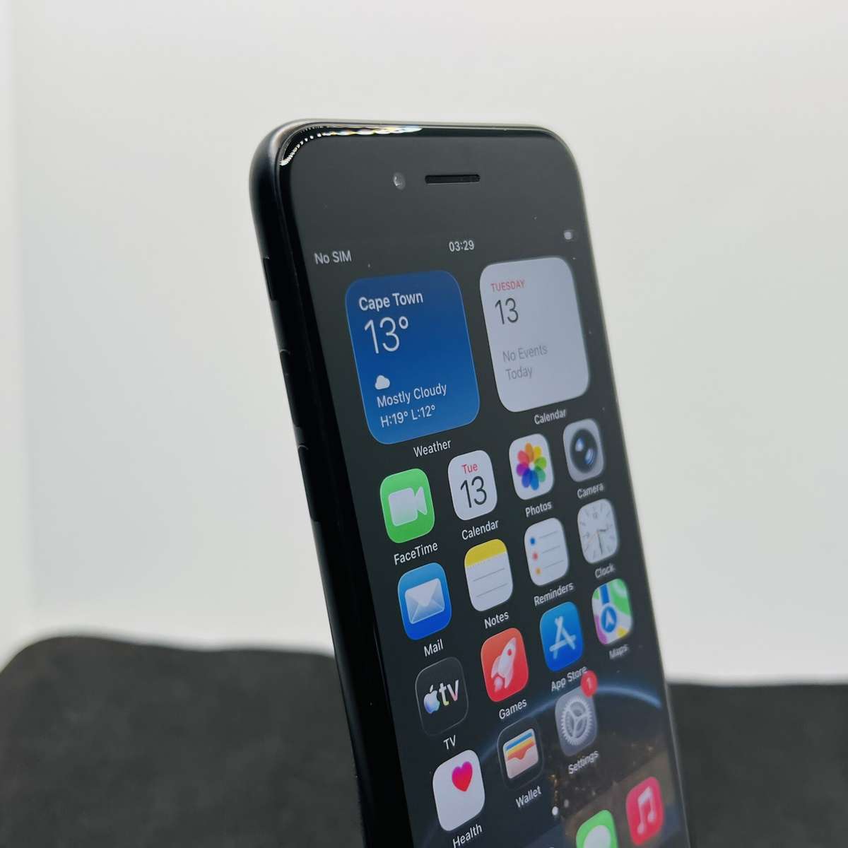 Apple iPhone SE (2020) 64GB Black (Condition: Good)