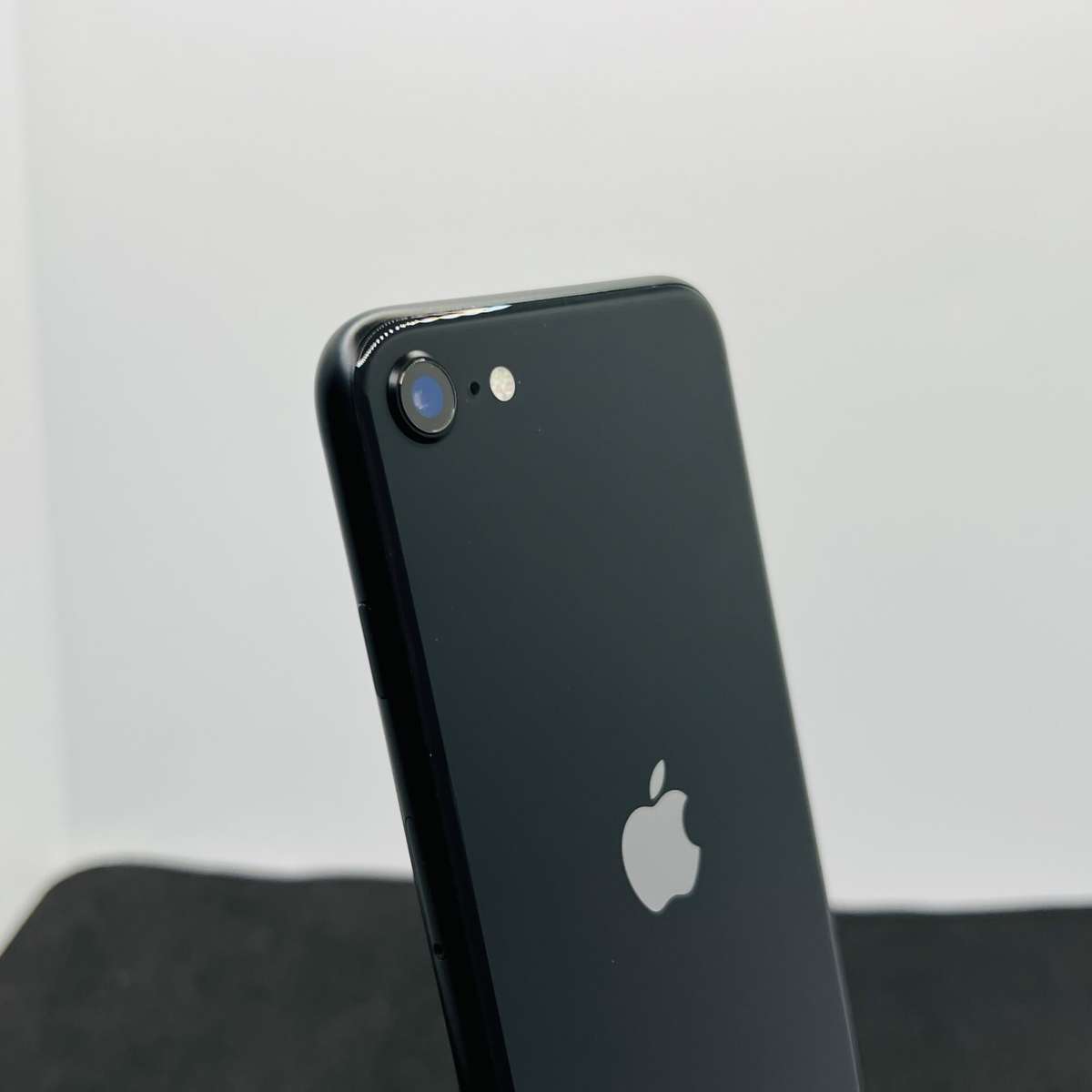 Apple iPhone SE (2020) 64GB Black (Condition: Good)