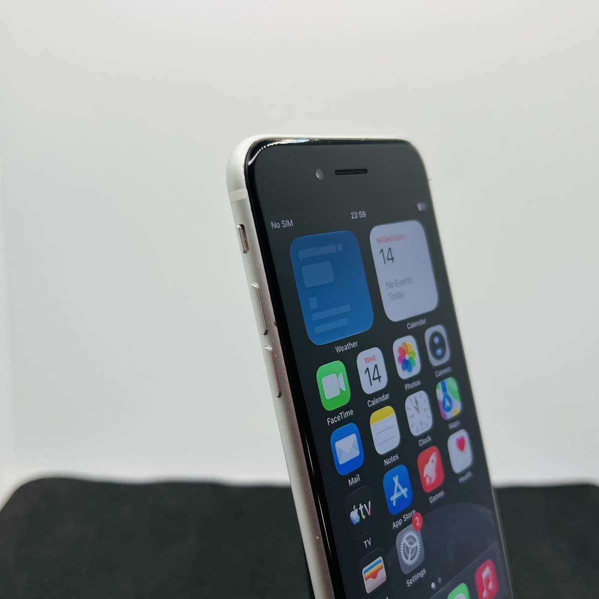 Apple iPhone SE (2020) 64GB White (Condition: Good)