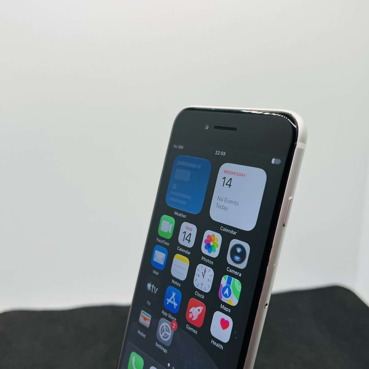 Apple iPhone SE (2020) 64GB White (Condition: Good)