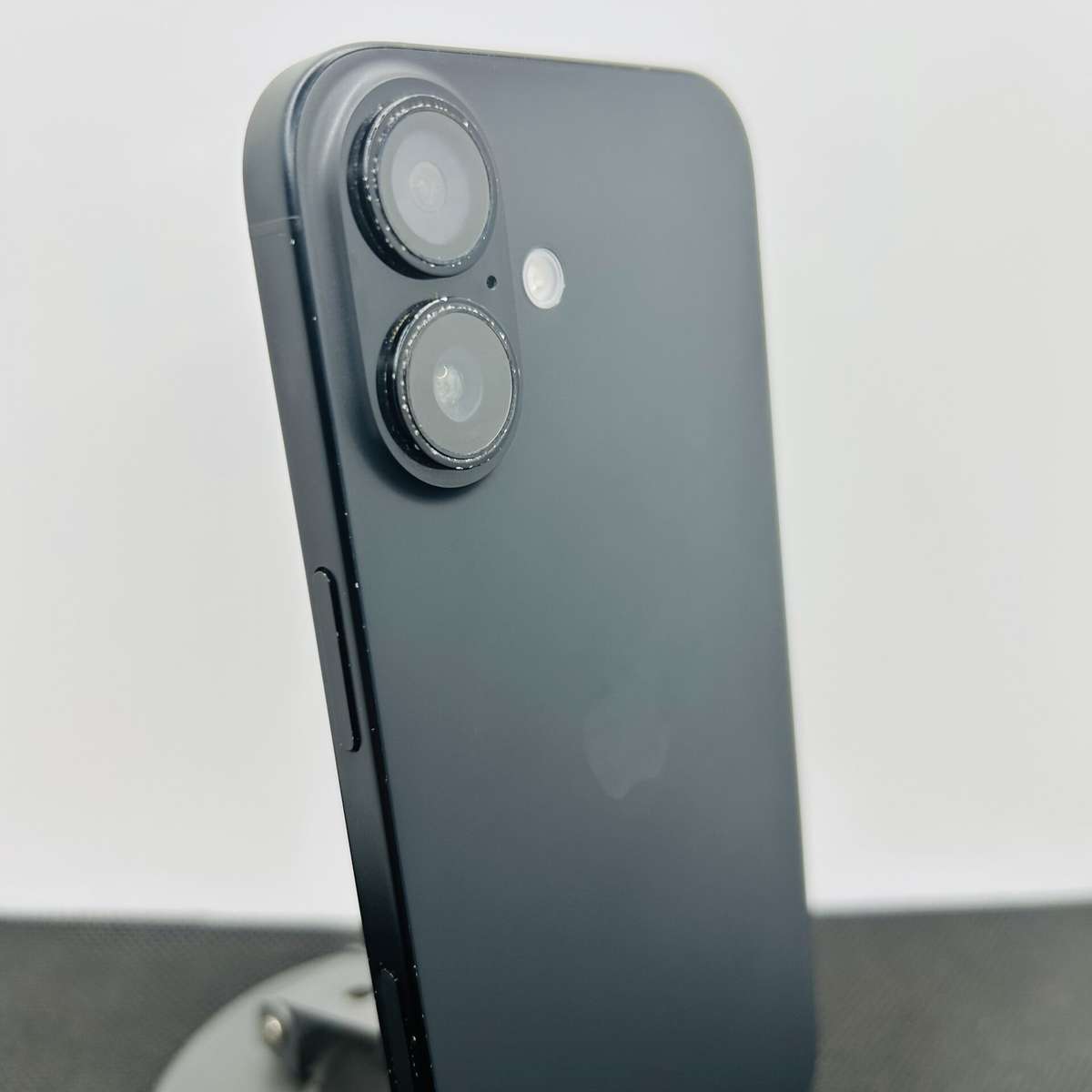 Apple iPhone 16 128GB Black (Condition: Good)