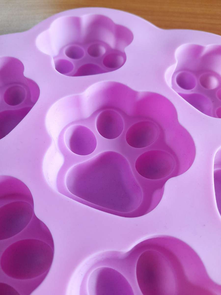 7 Cavity Paw Mould