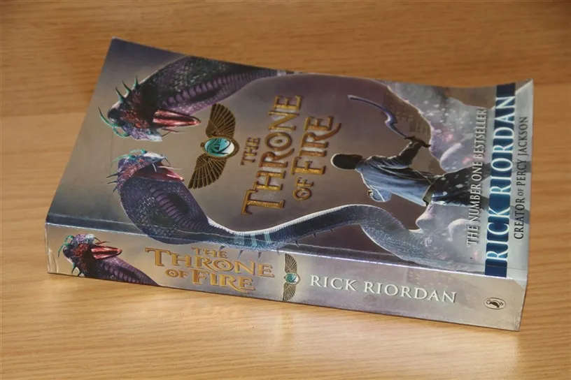 Kane Chronicles 2 : The Throne of Fire by Rick Riordan