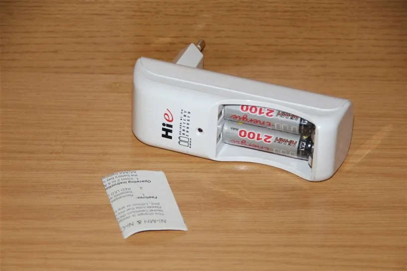Wall charger, with 2 rechargable AA batteries
