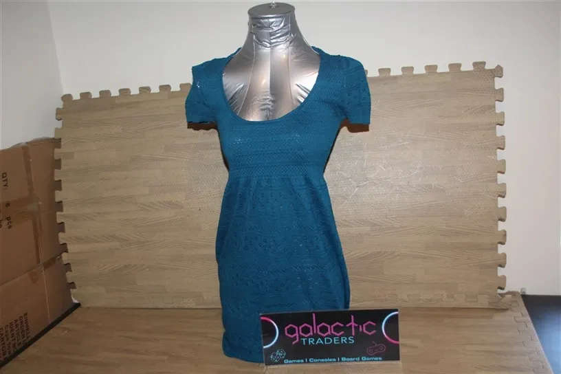 Polyester blue dress (Size not shown, seems Large)