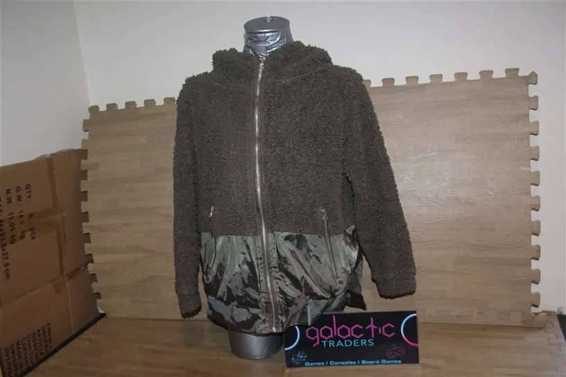 Polyester fluffy brown Hoodie (Small)