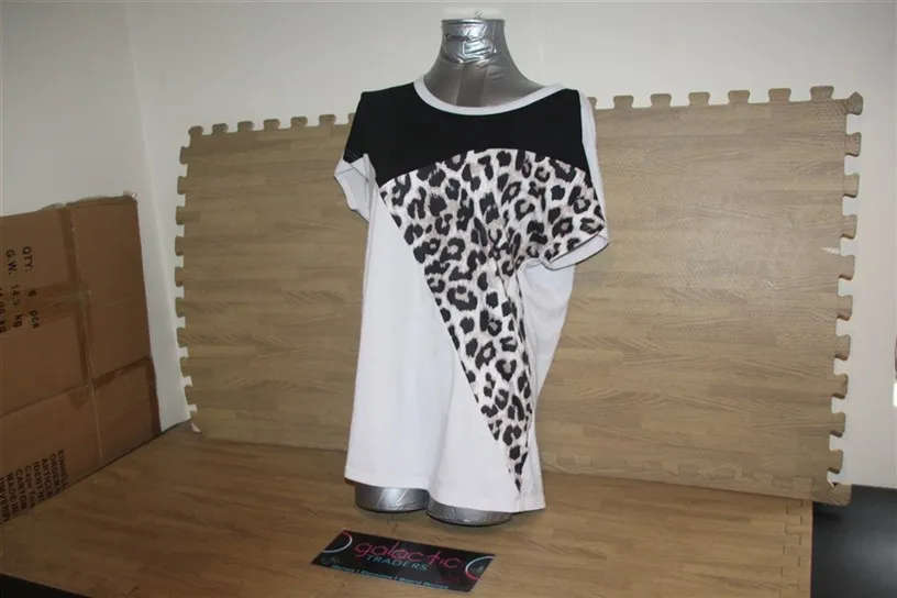 White Leopard print polyester T-shirt, Size Medium