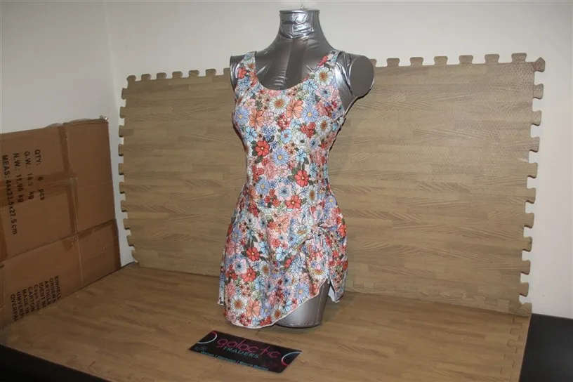 Flower patterned polyester swimming costume, size Large