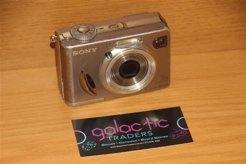 Sony Cyber-shot DSC-W5 digital camera