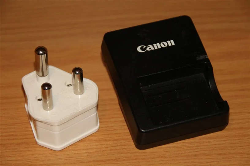 Canon LC-E5 black camera battery charger designed for the LP-E5 battery pack