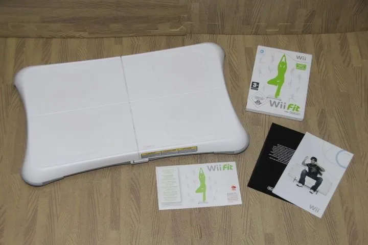 Nintendo Wii balance board with wii fit game
