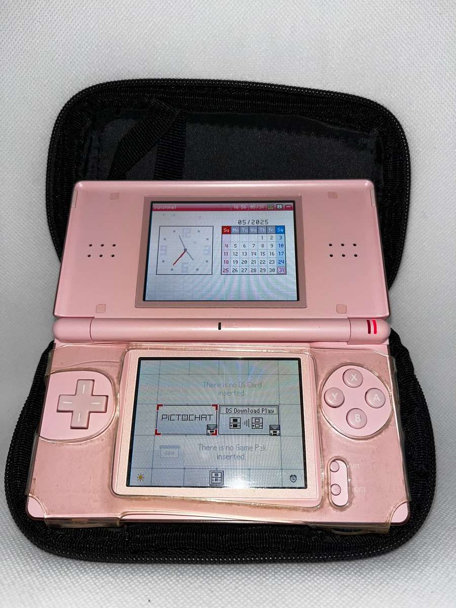 Pink Nintendo DS - Handheld