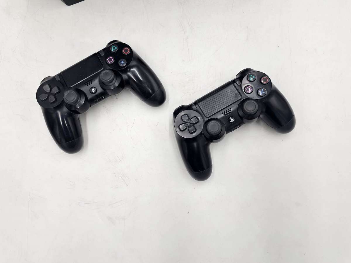 Playstation 4 Pro 1TB (2ND gen)