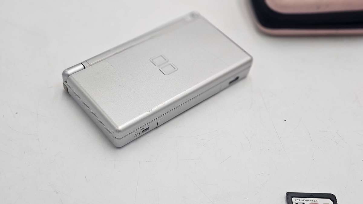 Nintendo DS Lite