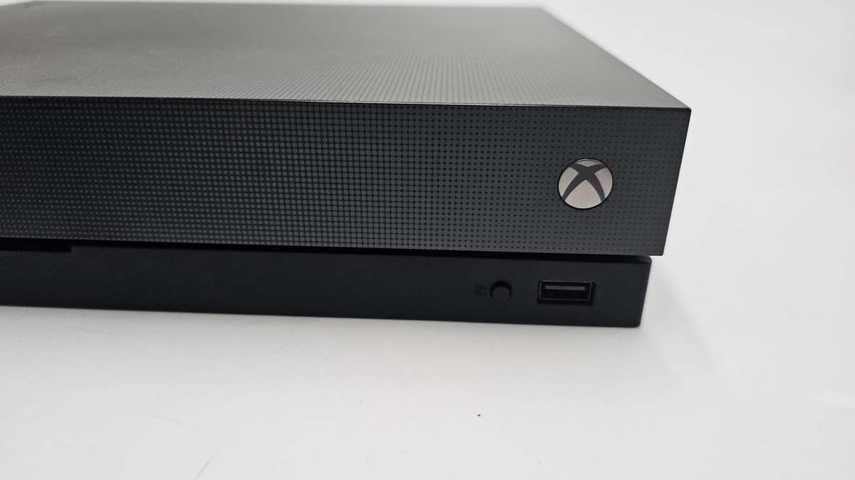 Xbox One X 1TB (Project Scorpio Edition)