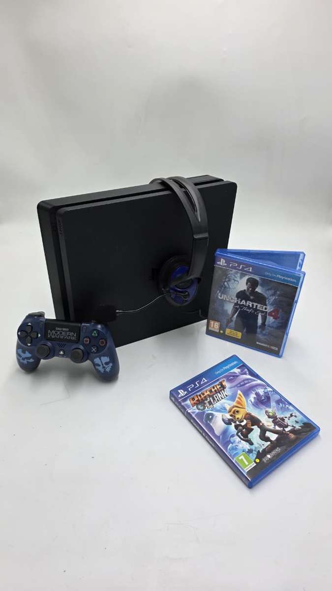 PlayStation 4 Slim  500GB COMBO DEAL