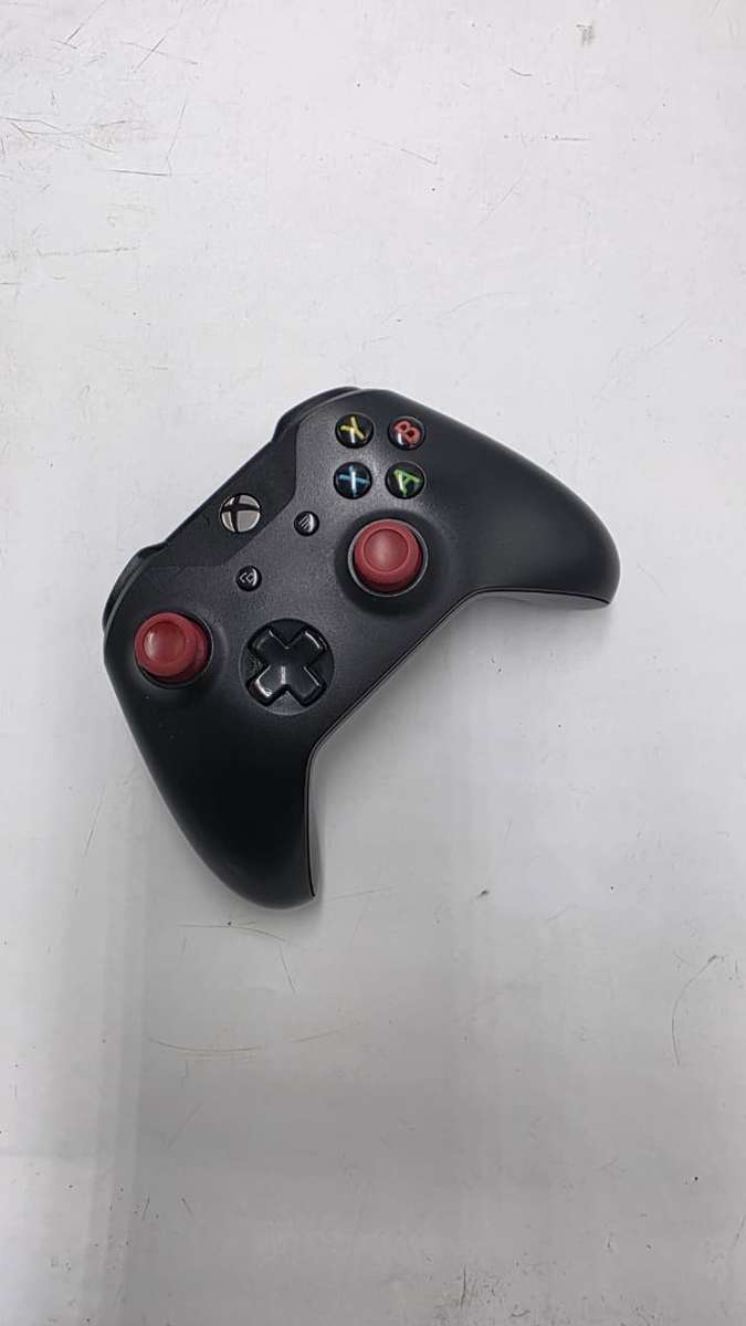 Xbox One Controller  Red Analog Sticks
