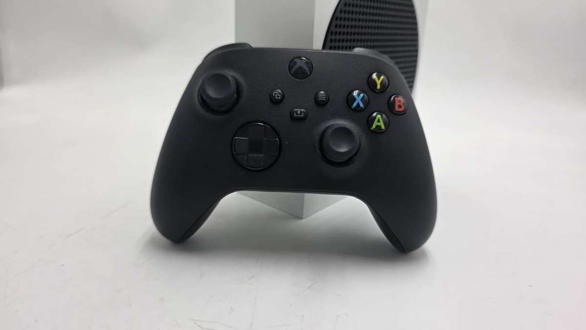  Xbox Series S Console + Genuine Black Wireless Controller 