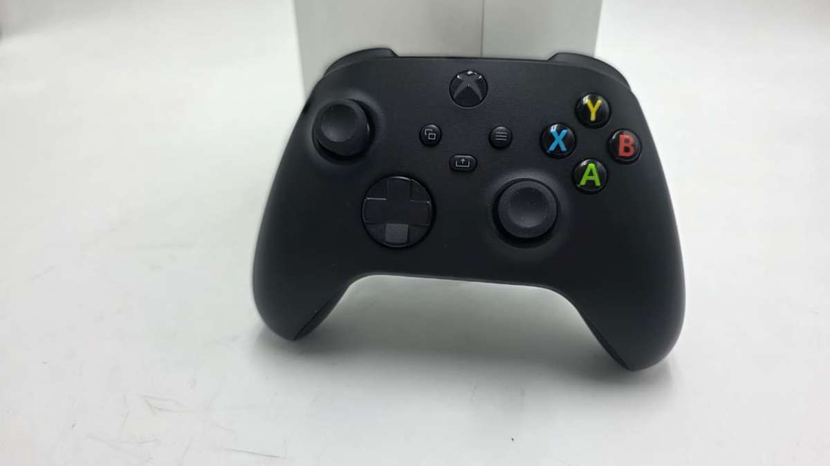  Xbox Series S Console + Genuine Black Wireless Controller 