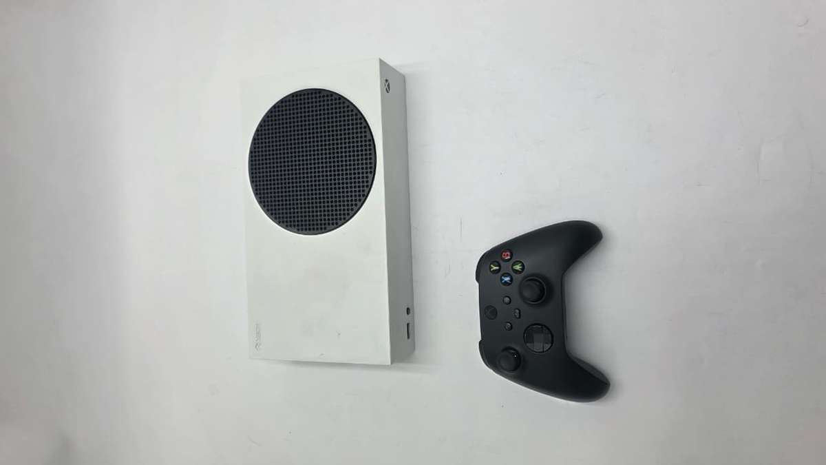  Xbox Series S Console + Genuine Black Wireless Controller 