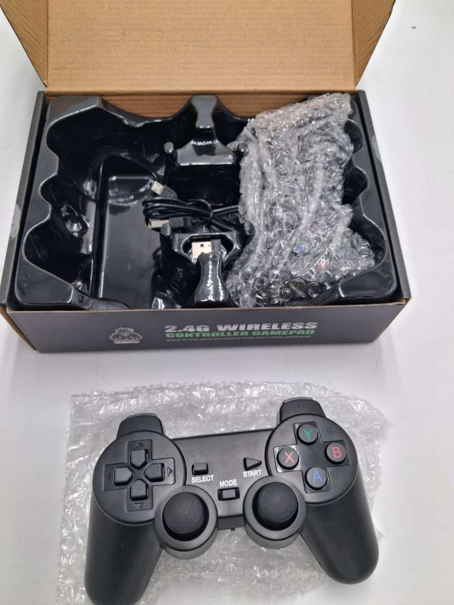  2.4G WIRELESS CONTROLLER GAMEPAD  PLUG & PLAY GAMING! 