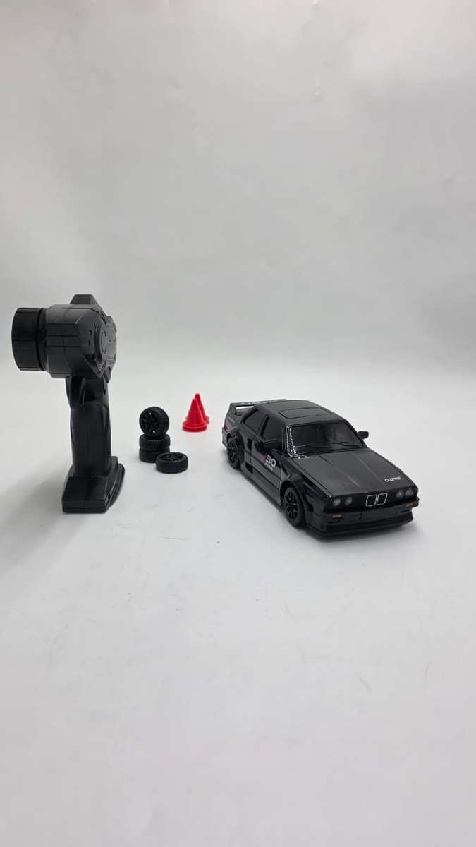 BMW E30 DRIFT & SPIN RC CAR  READY TO DRIFT! 
