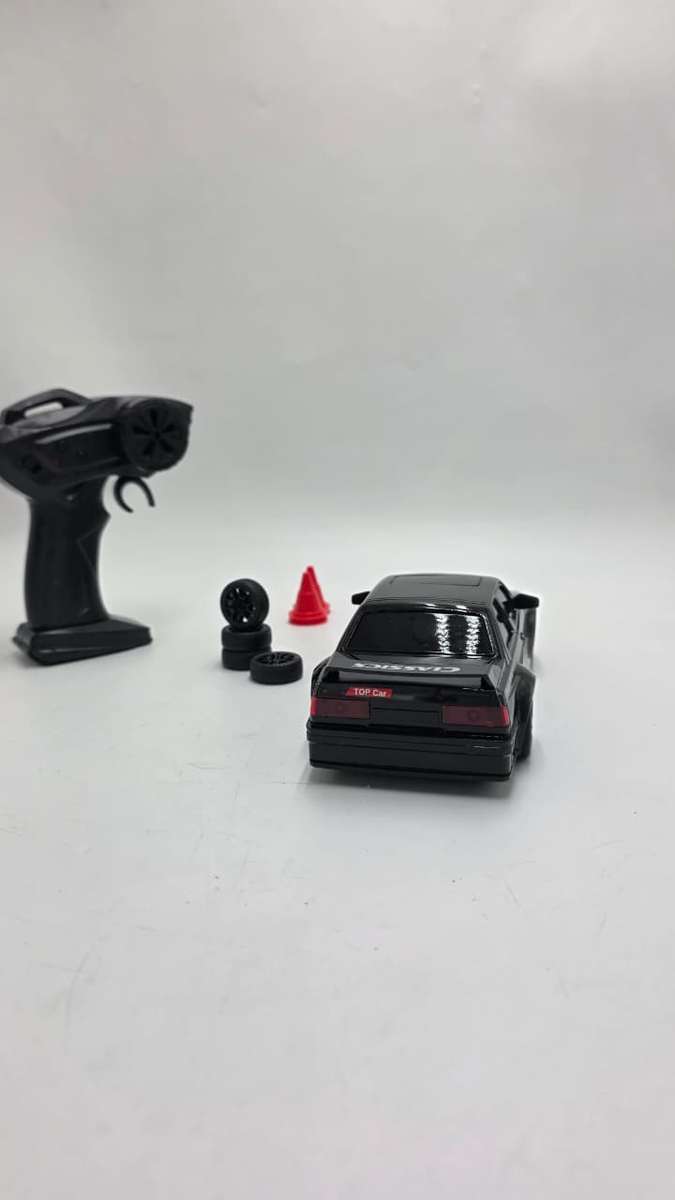  BMW E30 DRIFT & SPIN RC CAR  READY TO DRIFT! 